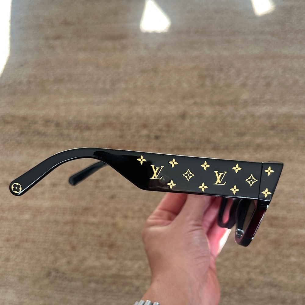 Louis Vuitton Black Sunglasses with Gold Accents - Picture 3 of 5